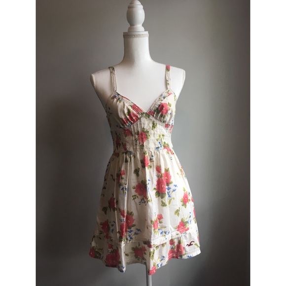 Hollister Dresses & Skirts - {Hollister} Floral Dress